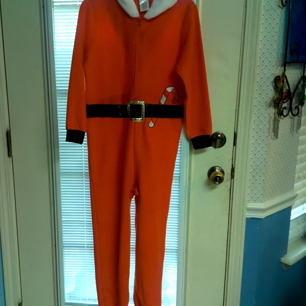 Child’s santa pajamas

Not for sale